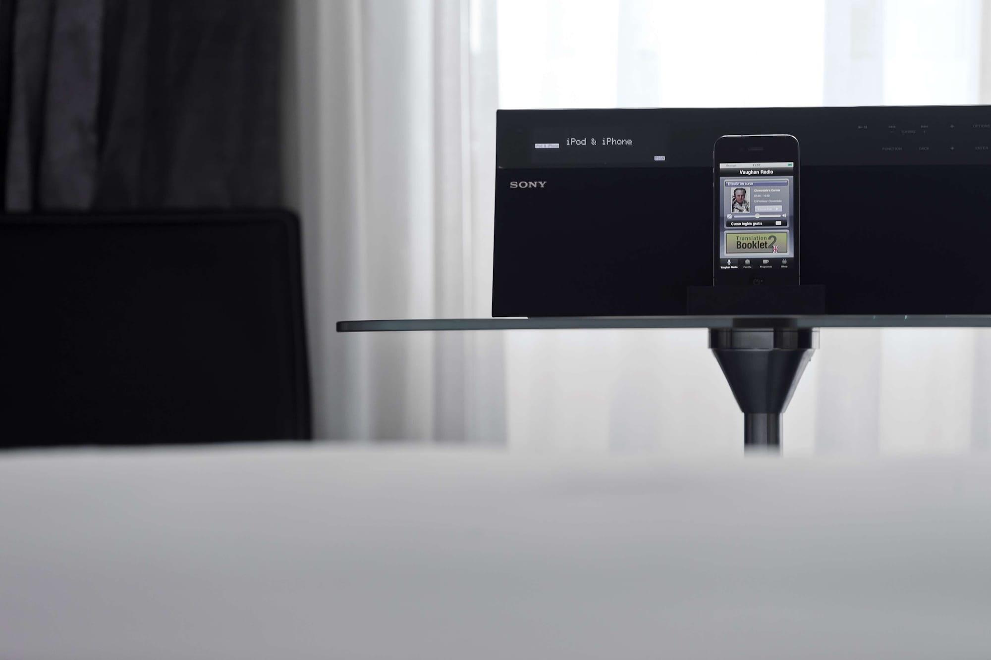 Hotel Lopez De Haro Bilbao Ngoại thất bức ảnh The Apple Remote Dock