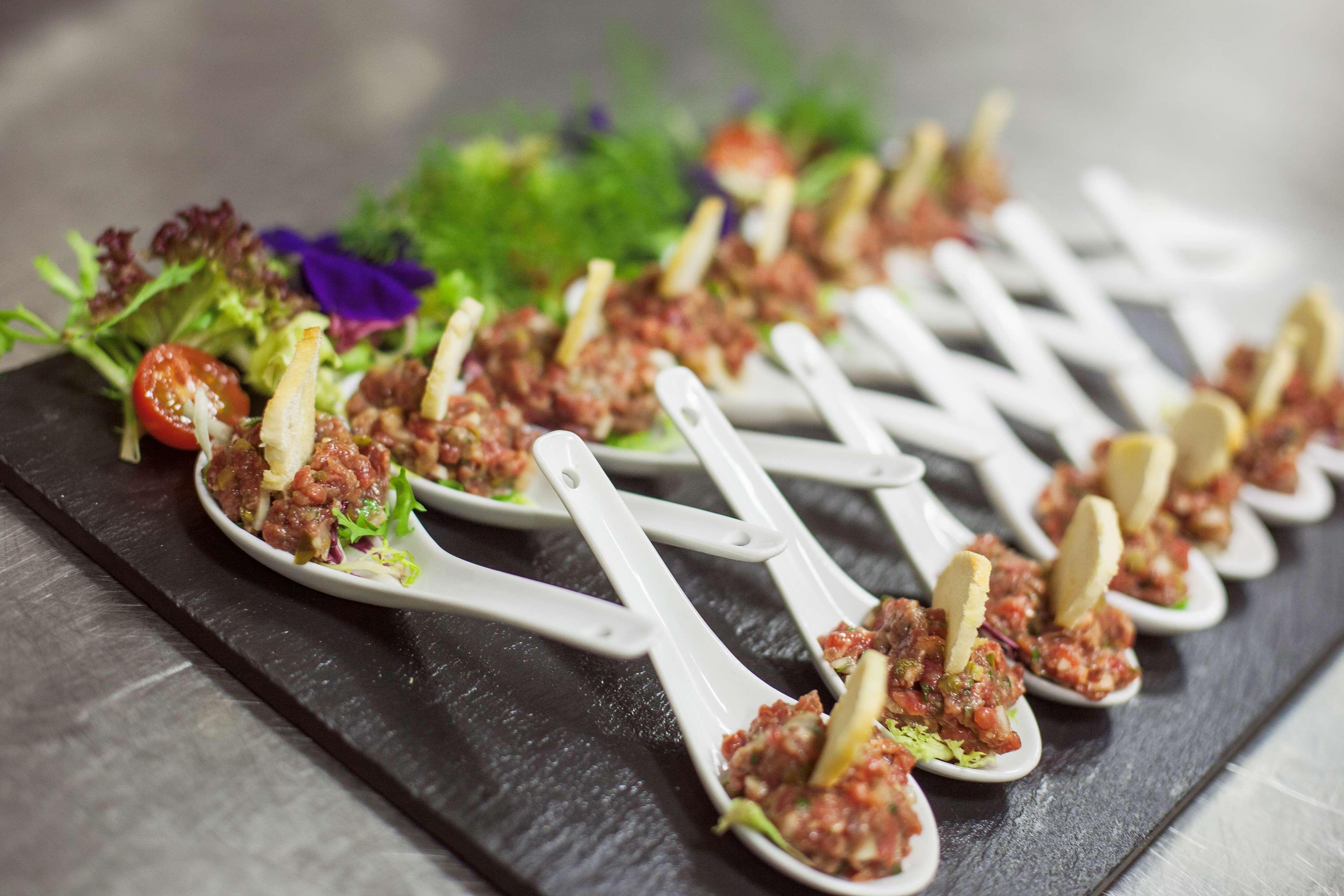 Hotel Lopez De Haro Bilbao Ngoại thất bức ảnh A serving of beef tartar