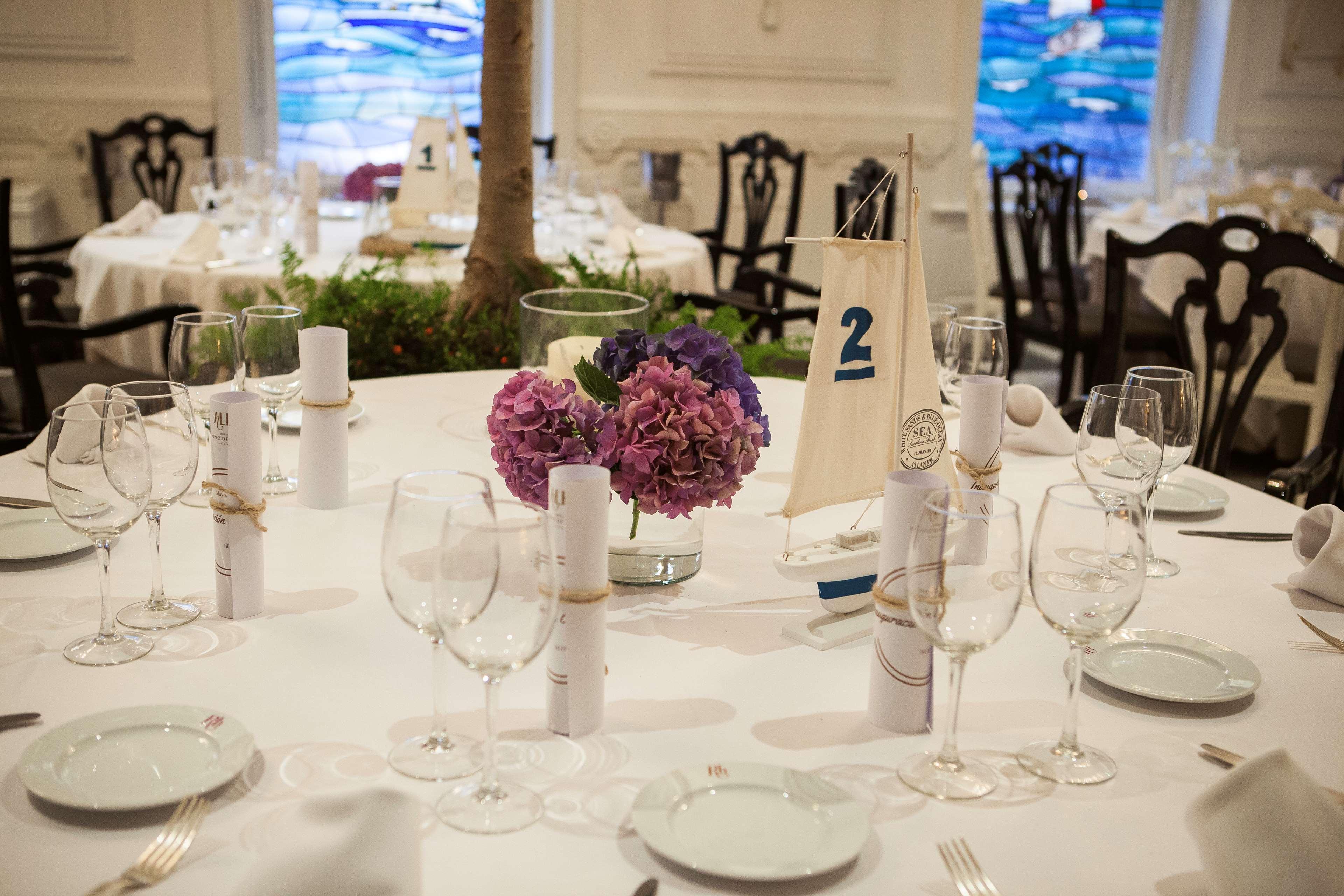 Hotel Lopez De Haro Bilbao Ngoại thất bức ảnh A table at a wedding reception