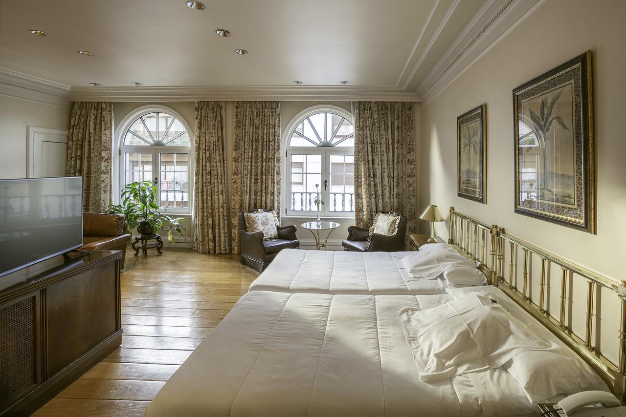 Hotel Lopez De Haro Bilbao Ngoại thất bức ảnh A suite at the hotel