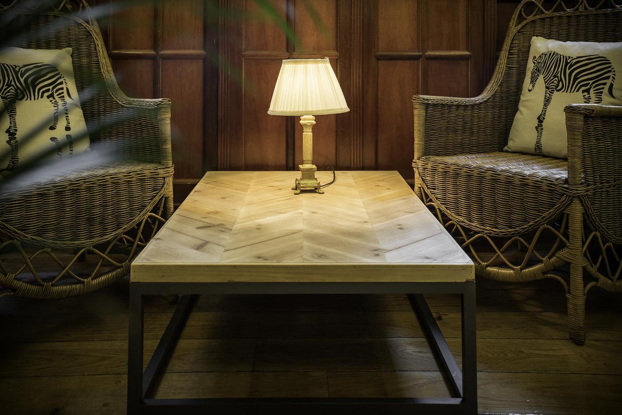 Hotel Lopez De Haro Bilbao Ngoại thất bức ảnh A table made from a slab of kauri wood